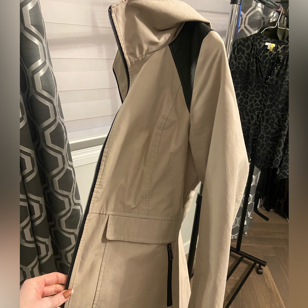 Mackage spring jacket. Size medium. - Picture 3 of 7